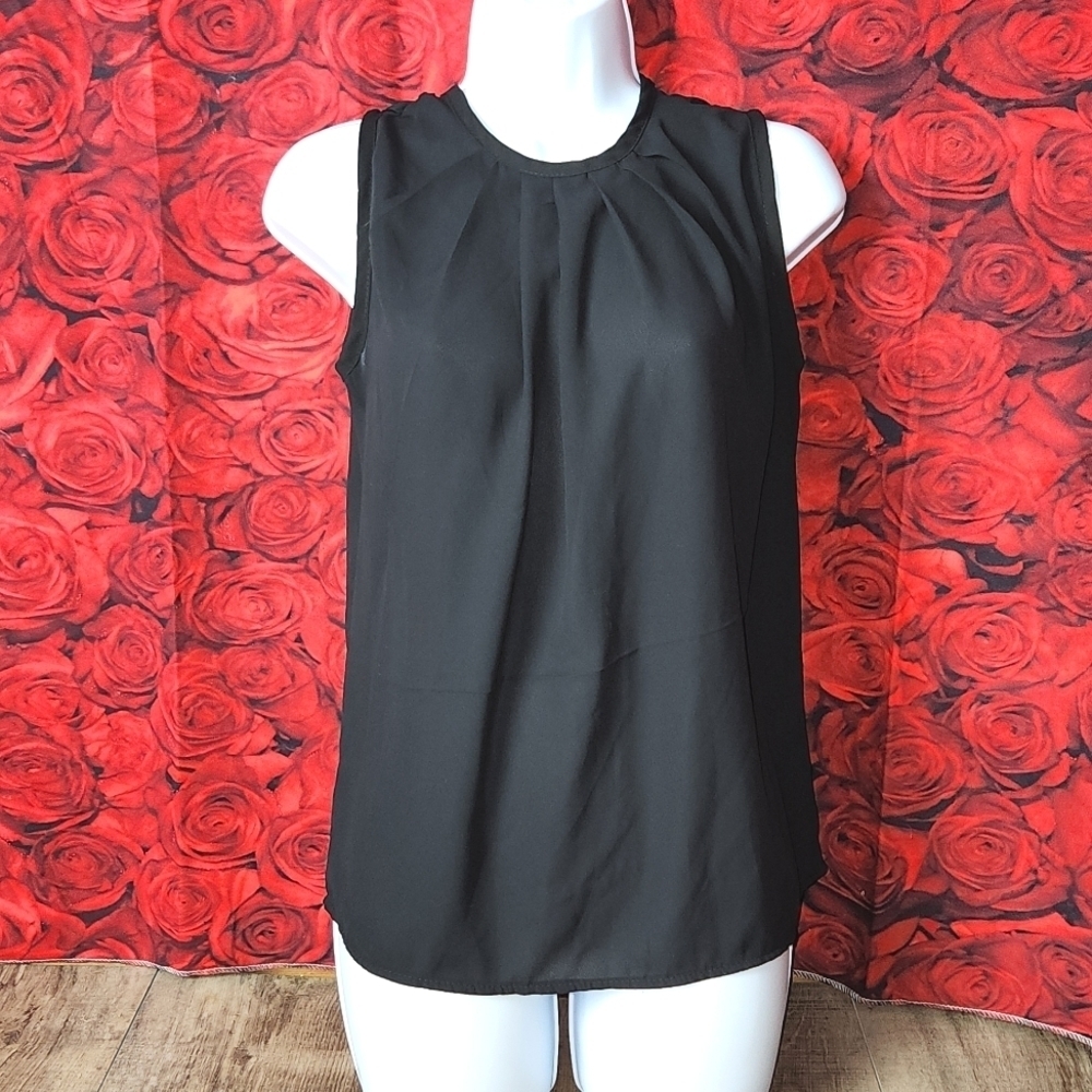 Ladies Black Sleeveless Top